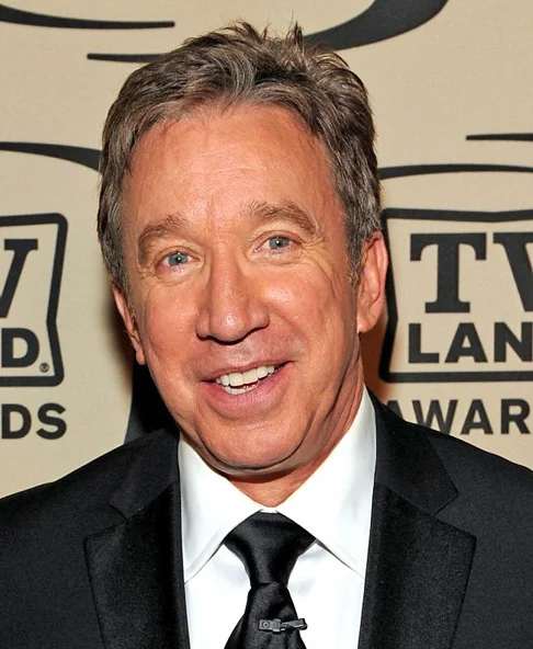 Natural de Denver, capital e cidade mais populosa do estado do Colorado, Tim Allen é o terceiro de seis filhos do casal Martha Katherine e Gerald M. Dick. 
