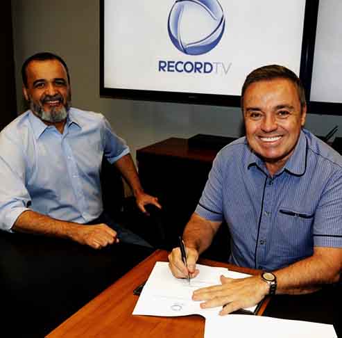 Em 2009, Gugu surpreendeu ao trocar o SBT pela Record, onde apresentou programas como Power Couple Brasil e Canta Comigo.