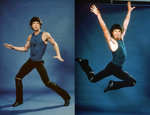 Em 2007, Travolta, mesmo cinquentão, mostrou mais uma vez a facilidade que tem para dançar. Ele brilhou no filme Hairspray, musical baseado em peça de teatro da Broadway. Neste filme, ele viveu uma mulher, Edna, mãe da personagem principal. Assim, ele mostrou mais um talento. 