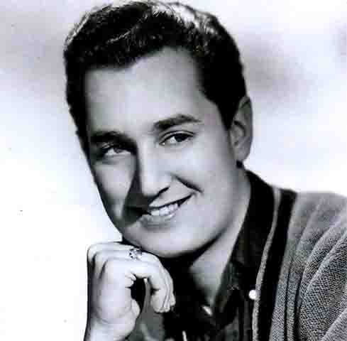 Sedaka formou-se em música clássica na Juilliard School, em Nova York, escola de ensino superior que é referência no universo das artes. 
