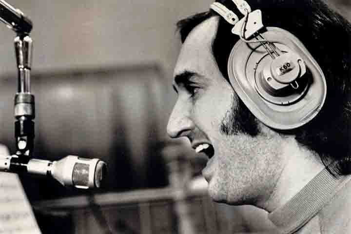 “The Diary”, lançada originalmente em 1958, fez decolar a carreira solo de Sedaka, aparecendo no top 20 musical do país.
