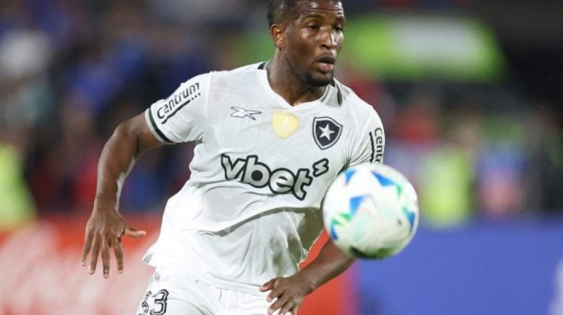 Atacante, que não teve espaço entre os titulares do Alvinegro, chegará, por empréstimo, até o meio de 2026 ao Santa Clara-POR