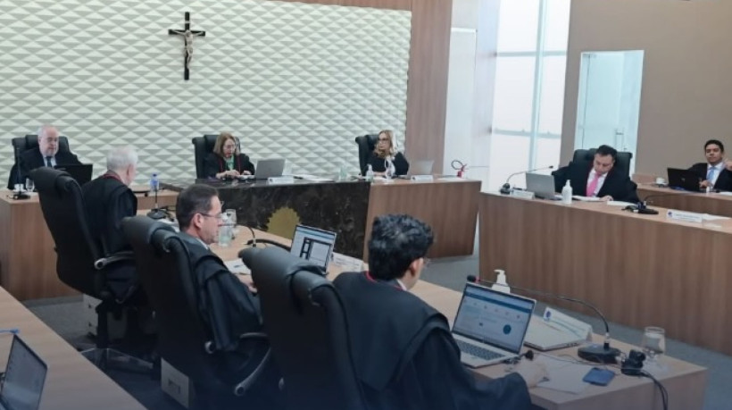 Pleno do TRE-CE decidiram, por unanimidade, manter a cassação dos diplomas do prefeito do município de Barroquinha