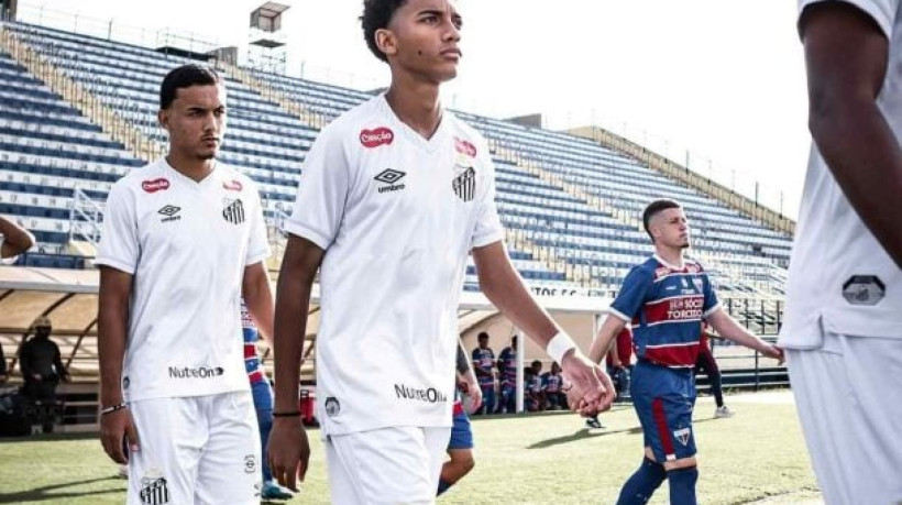 Robson Júnior tem vínculo com o Peixe até o fim do ano que vem. No entanto, chance de sair fez o clube da Baixada se movimentar