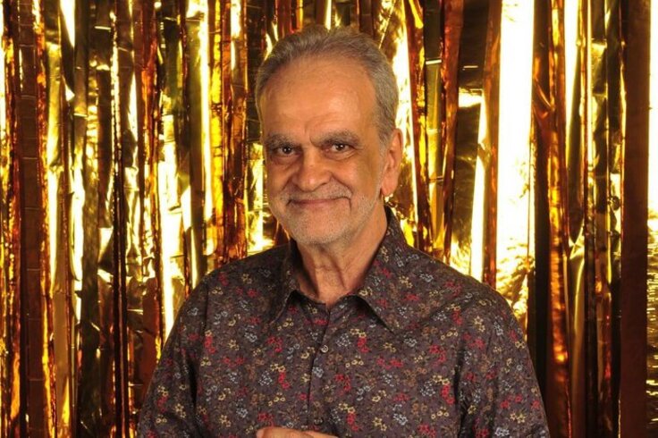 Maurício Kubrusly trabalhou por 34 anos na TV Globo e deixou a emissora em maio de 2019.
Ele tem 79 anos e se mudou de São Paulo para o sul da Bahia, onde vive ao lado da mulher Beatriz Goulart.