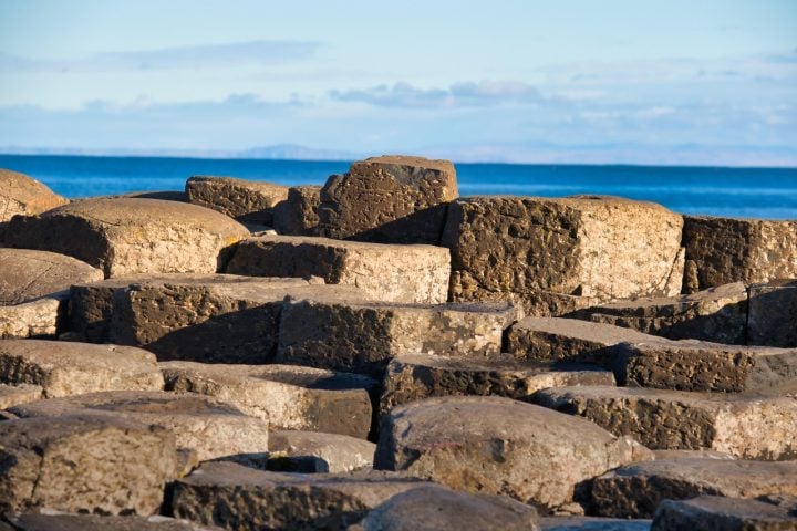São minerais que ocorrem na natureza. Ou o país tem reserva ou não tem, não tem como criar uma indústria de minerais, explicou Carina Ulsen, pesquisadora da USP.