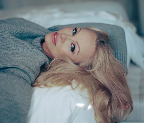 Em destaque por seu papel em “The Last Showgirl”, a atriz canadense Pamela Anderson adicionou uma produção brasileira em sua lista pessoal de melhores filmes do século 21, em pesquisa organizada pelo jornal “The New York Times”. 

