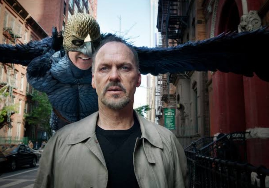 Uma das performances mais elogiadas do ator foi no papel de Riggan Thomson, em Birdman (2014). Por ele, inclusive, ganhou um Globo de Ouro de Melhor Ator e foi indicado ao Oscar de 2015.