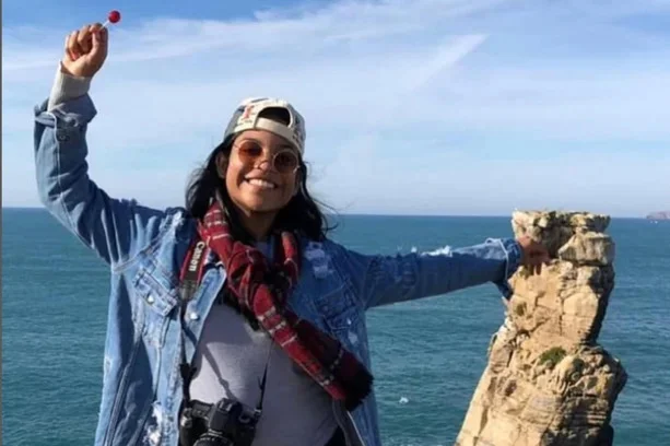 O laudo informou que o embalsamamento realizado antes da necropsia impediu que os especialistas estimassem com precisão o horário da morte. Isso também dificultou a avaliação de sinais de hipotermia, desidratação ou indícios de outros tipos de violência.