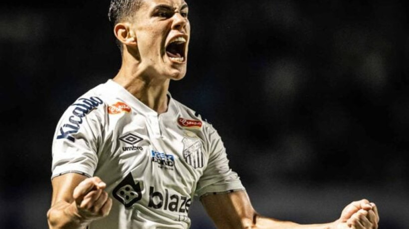 Jogador perdeu espaço antes da pausa, mas comissão técnica vê JP Chermont como ativo importante do elenco