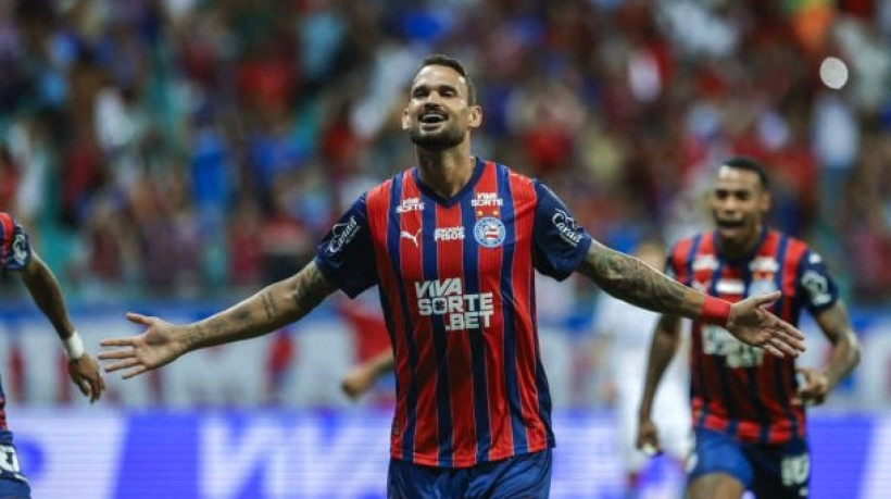 Com gols no 1º tempo, o segundo em tremenda falha do arqueiro, Bahia faz 2 a 1 nos cearenses e seguem com o sonho do penta na Copa do Nordeste
