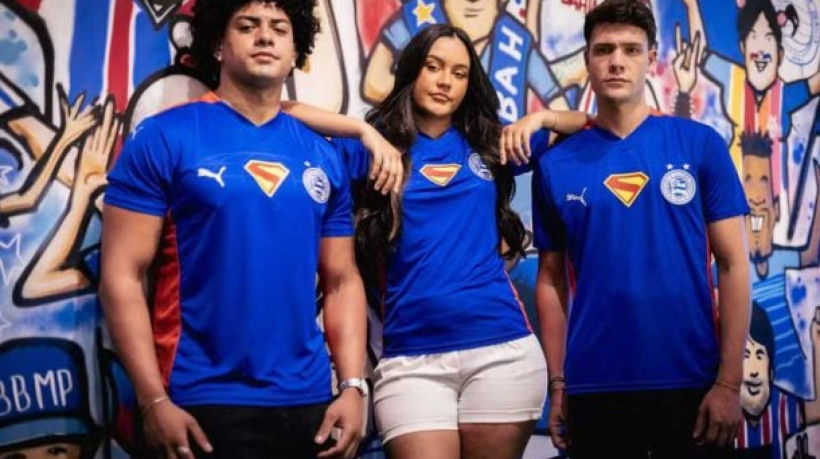 Esquadrão Tricolor lança uniforme que faz referência ao tradicional e popular herói no dia de pré-estreia do novo filme em Salvador