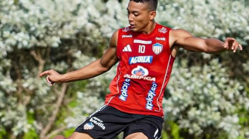 Jordan Barrera, de apenas 19 anos chega do Junior Barranquilla para a equipe principal do Glorioso; saiba detalhes da negociação
