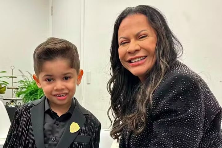 Dona Ruth, mãe de Marília, que cuida do menino desde a morte da filha em 2021. Mas áudios de babás mostraram que ela escondia dados sobre a criança , chegando a pedir que ninguém dissesse a Murilo sobre os remédios tomados pelo menino. A defesa dela negou.