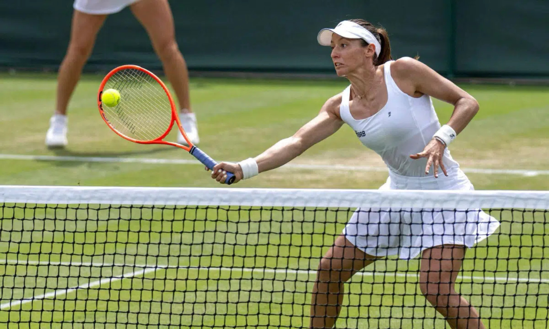Luisa Stefani também disputou a final de Wimbledon em 2025 (Foto: Reprodoção/X/Wimbledon)