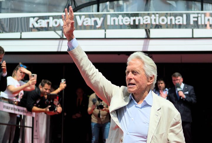 Apesar da fala, o ator deixou aberta a possibilidade de retornar caso surja um projeto especial: Eu digo que não estou aposentado porque se algo especial aparecer, eu volto, mas do contrário não. 