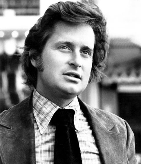 Filho do lendário ator Kirk Douglas e da atriz Diana Dill, Michael Douglas nasceu em 25 de setembro de 1944, em New Brunswick, Nova Jersey.