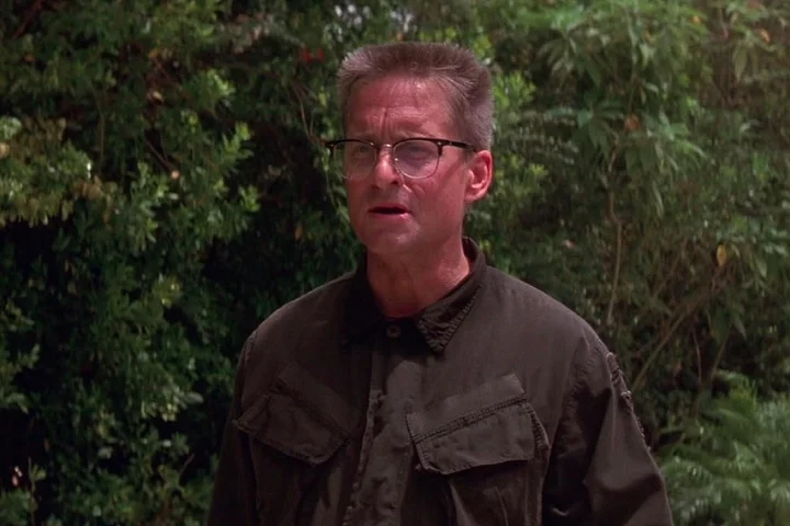 Outros filmes marcantes da carreira de Douglas foram Síndrome da China, de 1979, a comédia A Guerra dos Roses, de 1989 e Um Dia de Fúria, de 1993.