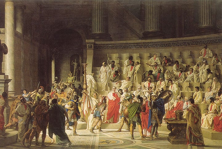 A teoria mais aceita sugere que a montagem inicial foi feita por uma comunidade neolítica e modificada pelos romanos, possivelmente por respeito ou crenças supersticiosas. 