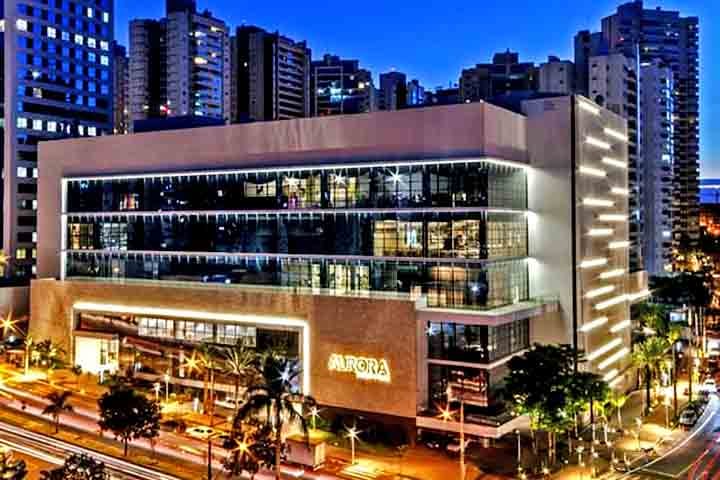 Ainda que apresente porte de metrópole, Londrina conserva o charme de interior, com ruas arborizadas, bairros organizados e uma infraestrutura que contribui para a qualidade de vida de seus moradores.