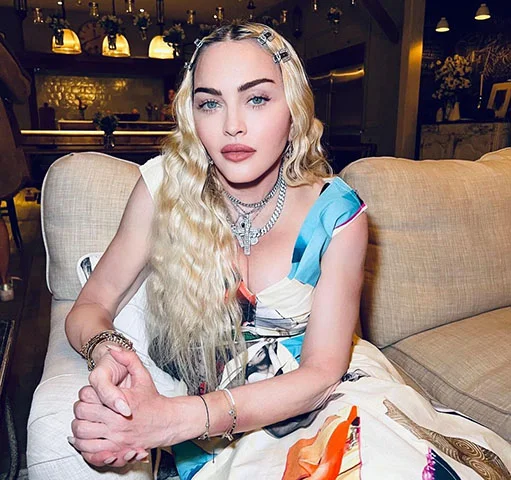 A cantora já falou várias vezes que o sono não vem naturalmente para ela. E que, se conseguir dormir por seis horas, já é mais do que bom.  