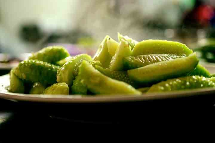 É ideal para quem busca emagrecer ou manter o peso, pois fornece poucos nutrientes e calorias. Cerca de 95% do maxixe é composto por água, contribuindo para a hidratação do corpo.