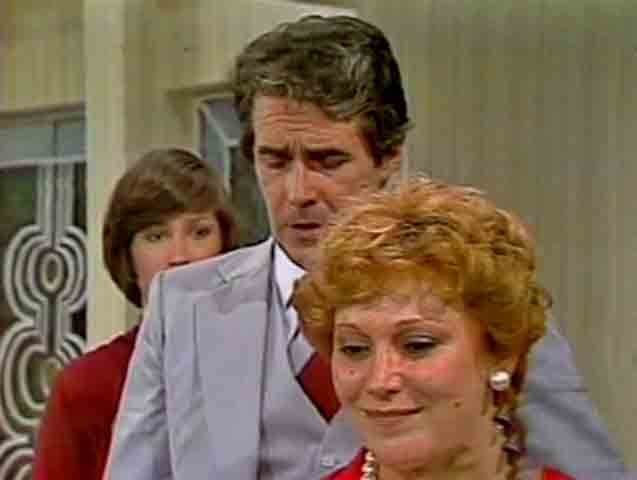 Adriano Reys nasceu em Vila do Conde, Portugal, mas se naturalizou brasileiro e mudou-se para o Brasil ainda jovem. Por aqui, sua estreia como ator foi em 1953, com o filme Os Três Recrutas e, em seguida, emendou mais de 20 obras cinematográficas. 