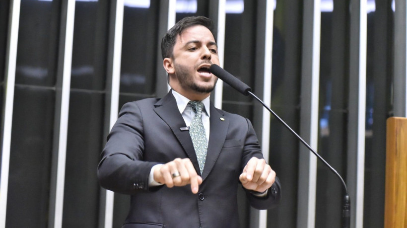 Deputado C&eacute;lio Studart comemora PL aprovado contra testes em animais