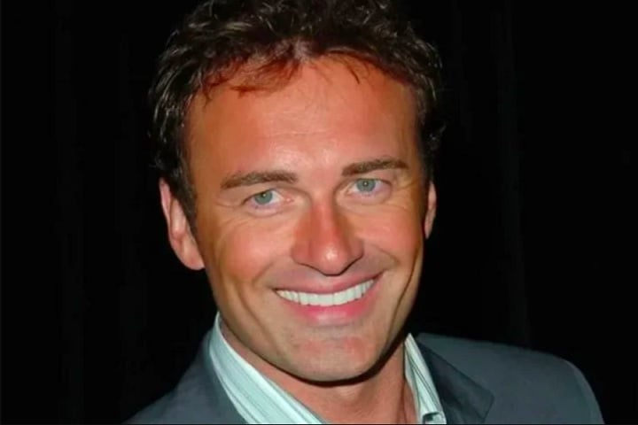 O ator Julian McMahon, conhecido por ter vivido o vilão Doutor Destino nos filmes do 