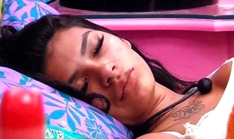 Também tem narcolepsia e, por isso, chamou atenção do público ao dormir algumas vezes durante o dia na casa do BBB-21.