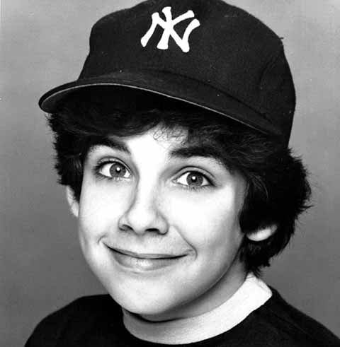 Vamos, então, relembrar a carreira desse craque da comédia! Ben Stiller nasceu em Nova York, em 1965. Filho dos comediantes Jerry Stiller e Anne Meara, ele cresceu em um ambiente artístico e desde cedo demonstrou interesse pelo mundo do entretenimento.