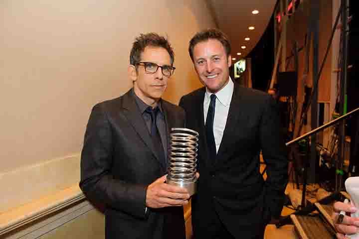 Já foi escolhido para apresentar o Oscar ao lado de outras estrelas e, mesmo fora do palco principal, participou de premiações como Globo de Ouro e Critics’ Choice Awards.