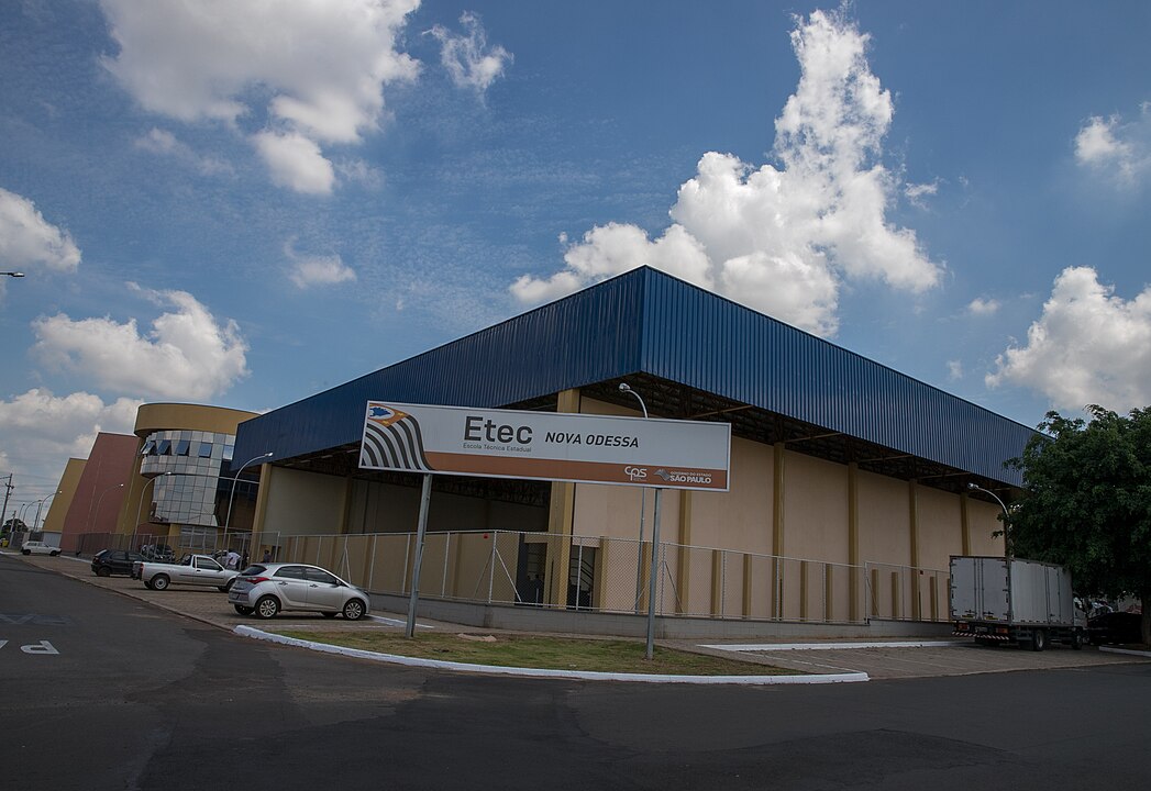 Veja agora outros tantos casos que já ocorreram: A mãe de um menino de 10 anos, Davi, se jogou sobre um cão pitbull para impedir que o animal matasse seu filho em Nova Odessa (SP). Mesmo assim, o garoto teve a orelha arrancada pelo cachorro. 