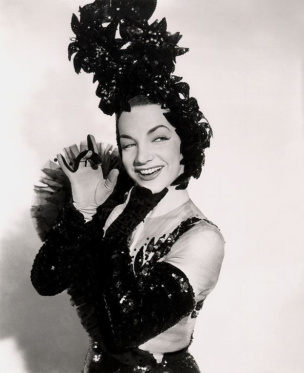 Carmen Miranda - Uma das artistas mais emblemáticas da história do Brasil, Carmen é natural de Marco de Canaveses, Portugal. Ela é considerada um símbolo do Brasil no exterior.