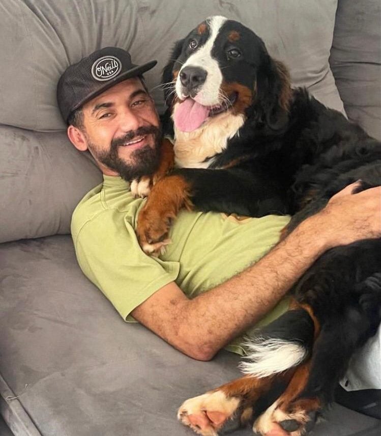 O paulistano Eduardo Kobra nasceu em 27 de agosto de 1975 . E tornou-se um dos artistas mais conhecidos do Brasil no exterior. 