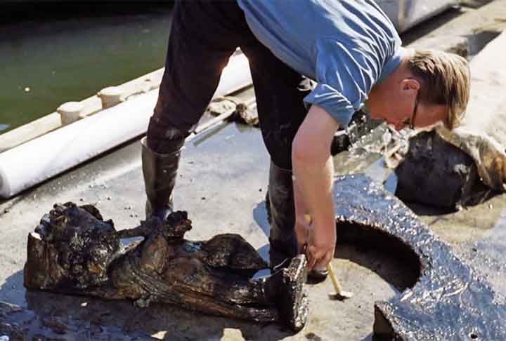 Encontrado em bom estado, o Vasa passou a ser objeto de estudo especializado. Os responsáveis pelo achado foram o arqueólogo naval Anders Franzén (1918 - 1993) e o mergulhador Edvin Falting.