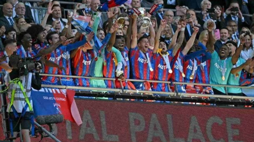 Uefa aplica regra de conflito de interesses e repassa lugar ao Nottingham Forest; clube inglês ainda tenta recorrer no TAS