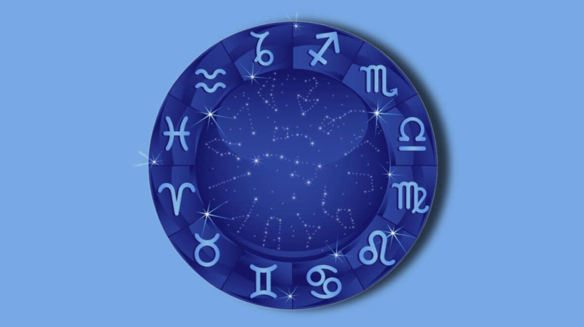 Será um bom período para conversas envolventes, encontros agradáveis e projetos que envolvam arte (Imagem: Oksanamoon | Shutterstock)