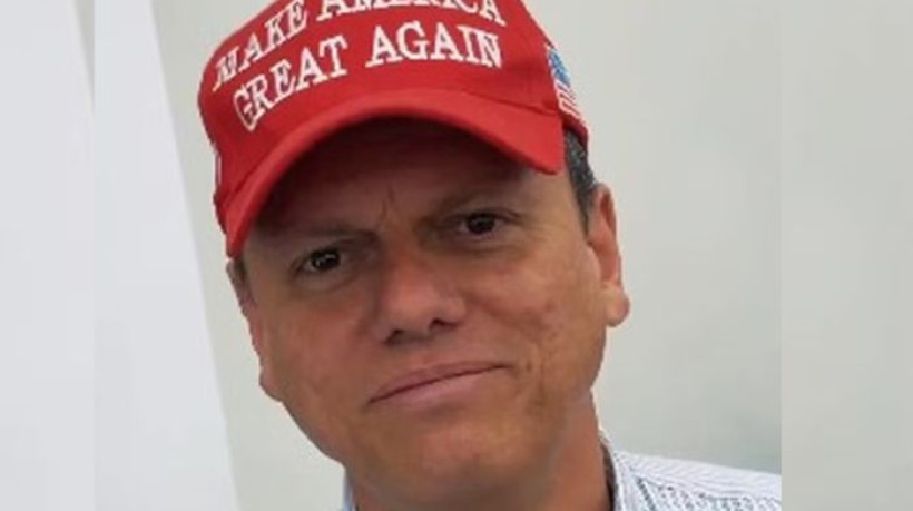 Tarcísio apagou a foto com boné de apoio a Trump