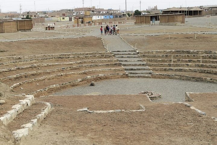Historicamente, a região é rica em vestígios arqueológicos que remontam a civilizações pré-incas. 