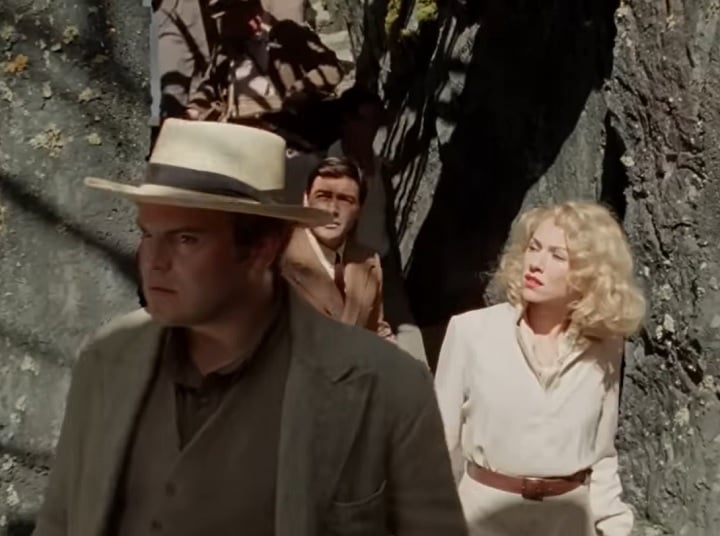 King Kong (2005): Dirigido por Peter Jackson, o filme é um remake do clássico de 1933 e segue a história de um cineasta, Carl Denham, que leva sua equipe e uma atriz, Ann Darrow, para uma ilha remota em busca de filmagens.