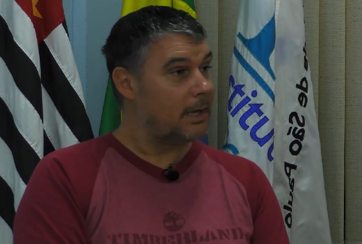 Essas argilas vermelhas são exatamente iguais, química e mineralogicamente, à terra vermelha ou  terra roxa que encontramos em todo o Brasil. Estamos confiantes de que eles representam as superfícies superiores desgastadas in situ das lavas, contou Luigi Jovane.