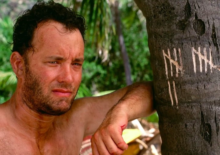 Náufrago (2000): Tom Hanks vive Chuck Noland, um homem que fica preso em uma ilha deserta por anos após um acidente de avião. O filme acompanha sua luta pela sobrevivência e aborda temas como solidão e redenção.