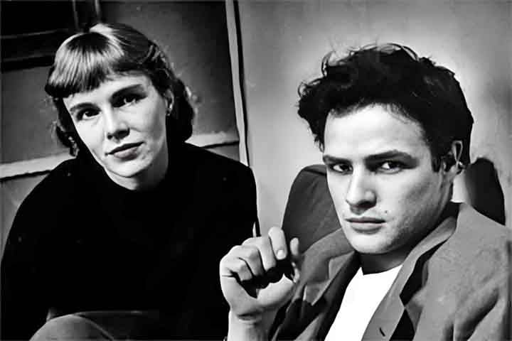 O talento de Brando rapidamente chamou atenção na Broadway, onde estrelou Truckline Café e, principalmente, Um Bonde Chamado Desejo (1947), de Tennessee Williams, sob a direção de Elia Kazan. 