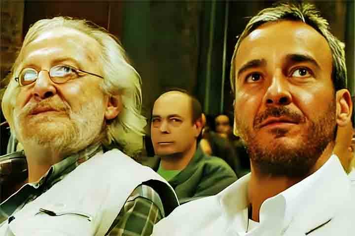 Nascido em Santos, no dia 23 de fevereiro de 1966, Alexandre Borges integrou o grupo de teatro Boi Voador, dirigido por Ulysses Cruz, com quem estreou em 1985, na peça Velhos Marinheiros de Jorge Amado. 