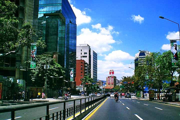 Curiosamente, esse roteiro já foi ainda mais extenso no passado, chegando a ir até Caracas, na Venezuela, mas foi encurtado devido a questões logísticas e políticas. 