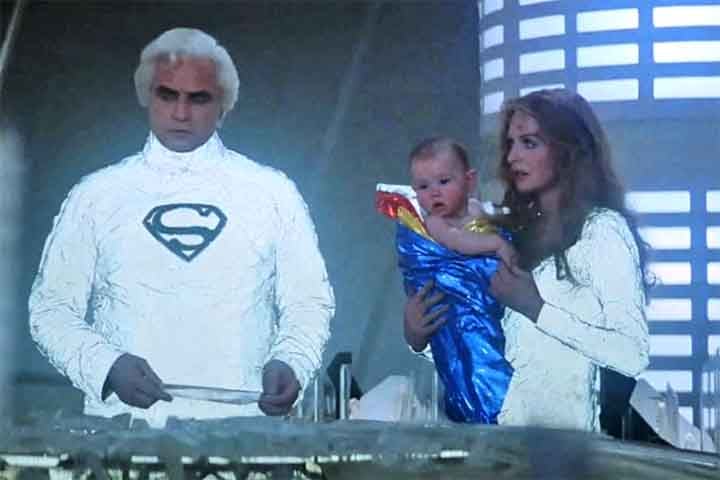 Apesar do sucesso estrondoso de O Poderoso Chefão, Brando continuou a ter uma relação conturbada com a indústria. Em 1978, surpreendeu ao interpretar Jor-El, o pai de Superman, no blockbuster Superman: O Filme, pelo qual recebeu um dos maiores salários da época por poucos minutos de tela. 
