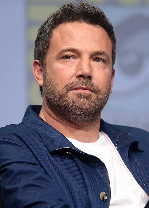 Ben Affleck - Nascido em 15/8/1972 em Berkeley, na Califórnia, nos Estados Unidos, o ator, roteirista e diretor de cinema tem  1,92 metro.