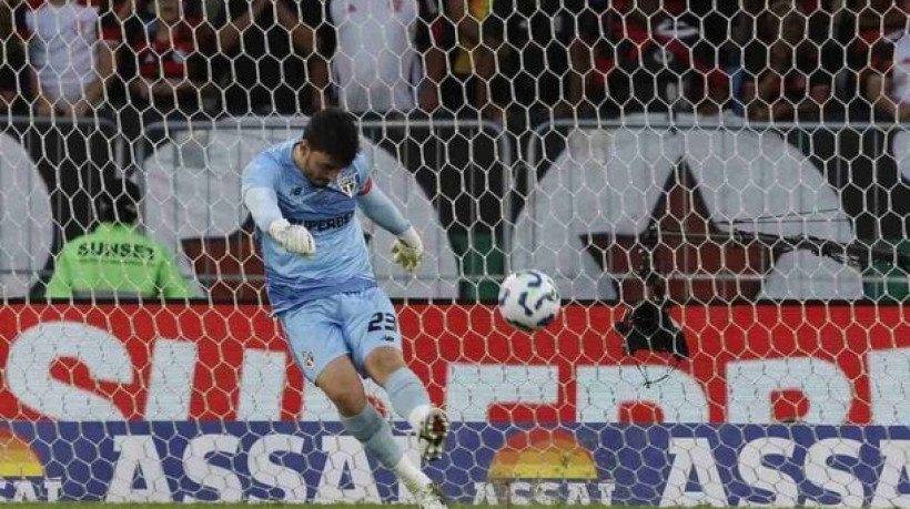 Rafael elogia entrega do São Paulo em estreia de Crespo, mas o Tricolor chega a quatro derrotas seguidas no Brasileirão e se aproxima do Z4