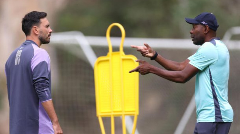 Auxiliar permanente começou a trajetória no Botafogo em um clássico contra o Vasco: 'As semanas mais intensas da minha vida', recorda